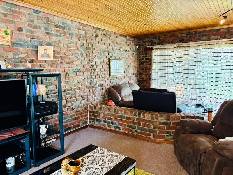 4 Bedroom Property for Sale in Pellissier Free State